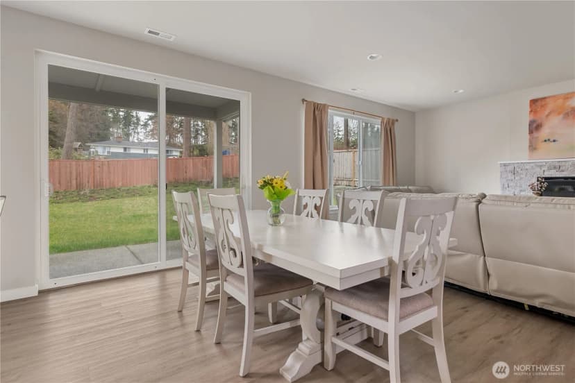 Property photo for 2120 Sw Putnam Drive, Oak Harbor photo 5