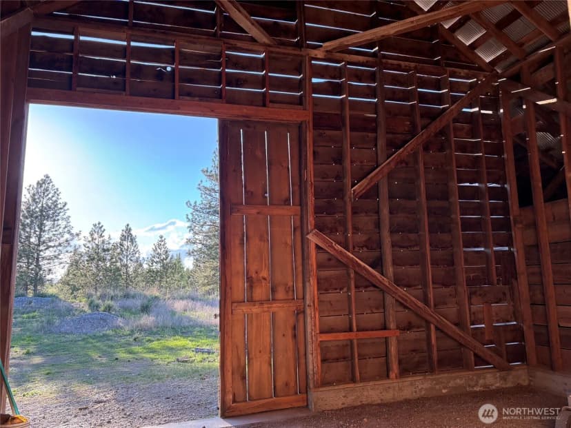 Property photo for 1475 Havillah Road, Tonasket photo 15