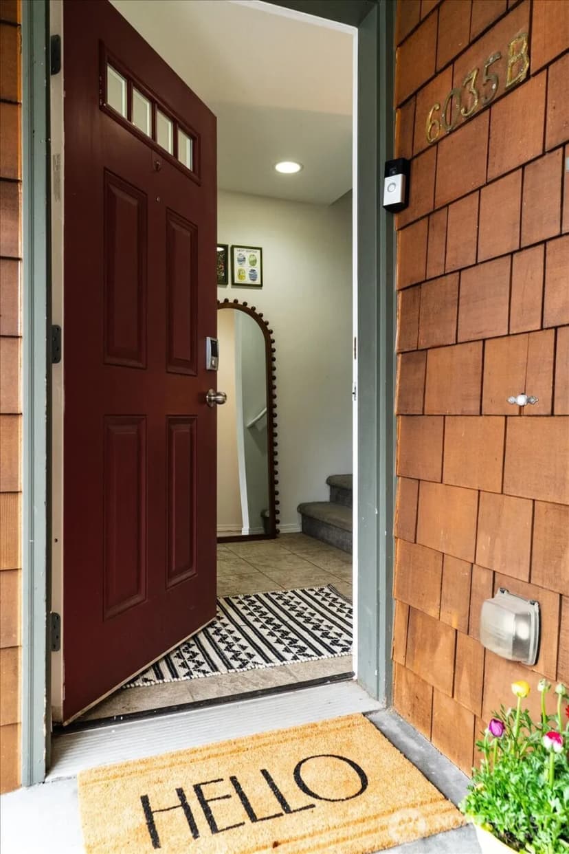Property photo for 6035 Fauntleroy Way Sw #b, Seattle photo 6