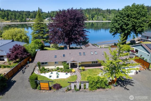 Property photo for 295 Se Bayview Road, Shelton