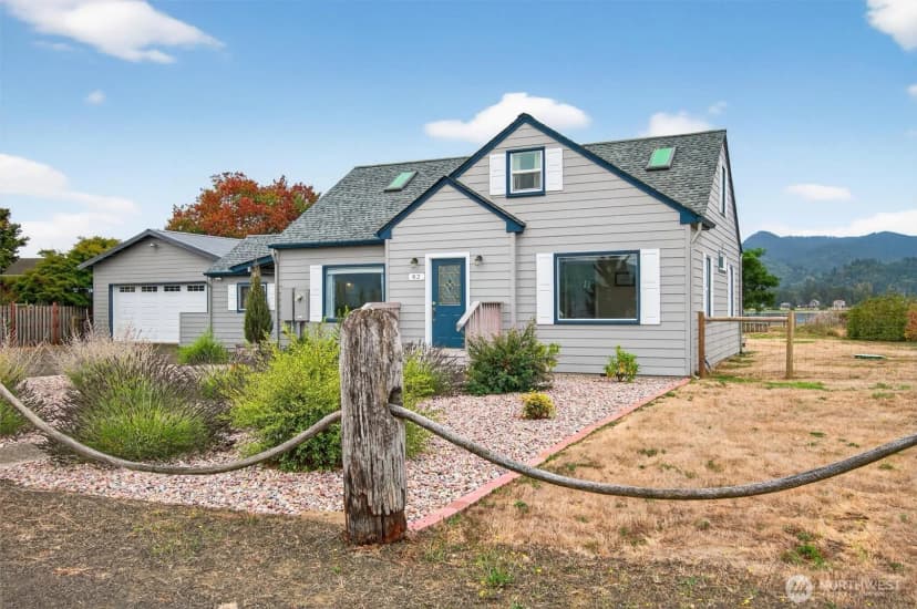 Property photo for 82 E Sunny Sands Road, Cathlamet