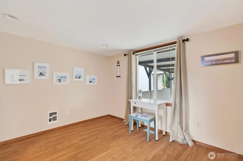 Property photo for 82 E Sunny Sands Road, Cathlamet photo 17