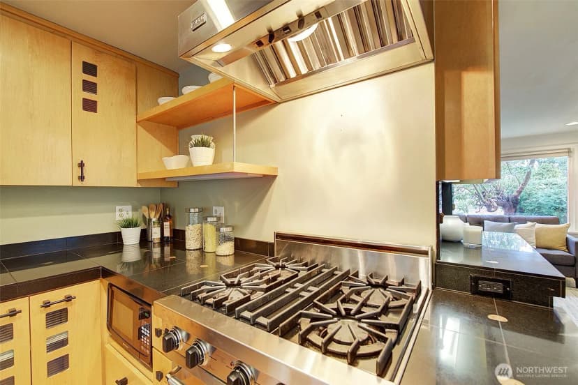Property photo for 3625 36th Avenue W, Seattle photo 9