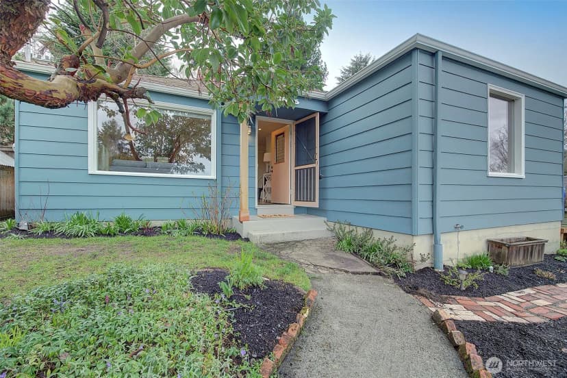 Property photo for 3625 36th Avenue W, Seattle photo 2