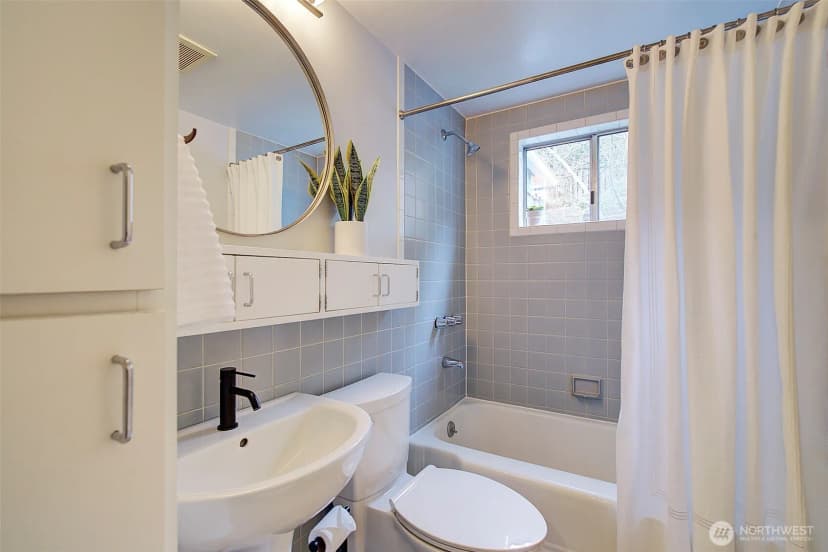 Property photo for 3625 36th Avenue W, Seattle photo 16