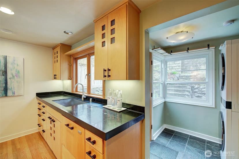 Property photo for 3625 36th Avenue W, Seattle photo 11