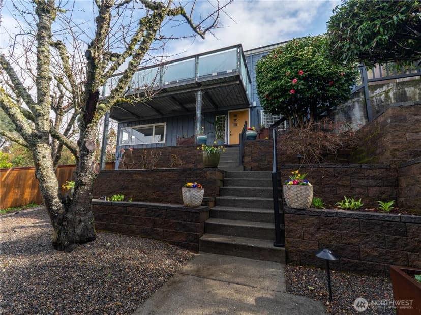 Property photo for 5320 47th Avenue Sw, Seattle photo 7
