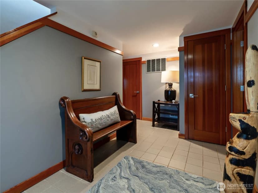Property photo for 5320 47th Avenue Sw, Seattle photo 12
