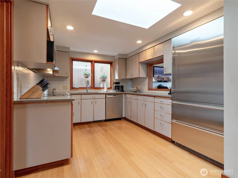 Property photo for 5320 47th Avenue Sw, Seattle photo 25