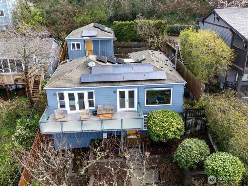 Property photo for 5320 47th Avenue Sw, Seattle photo 3