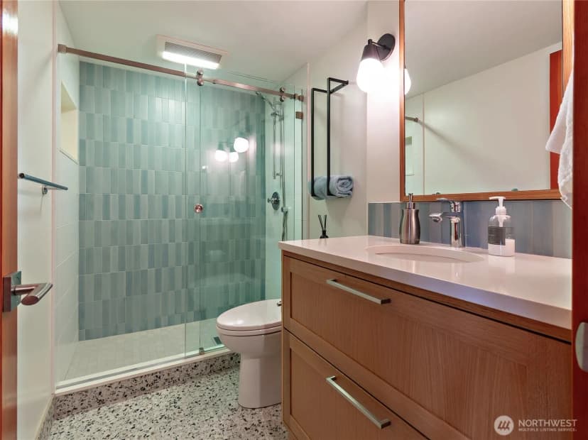Property photo for 5320 47th Avenue Sw, Seattle photo 17