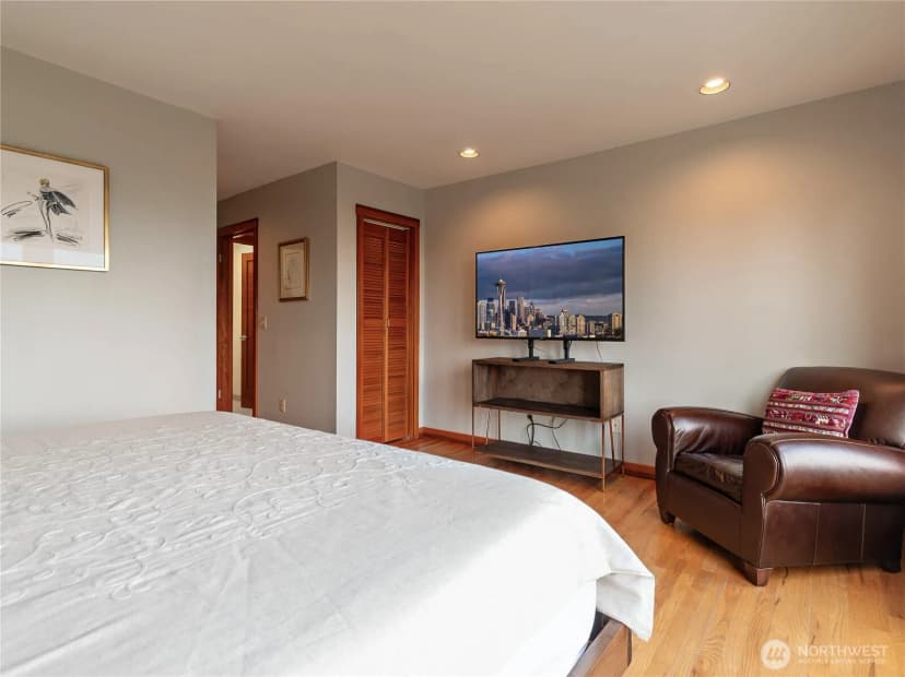 Property photo for 5320 47th Avenue Sw, Seattle photo 30