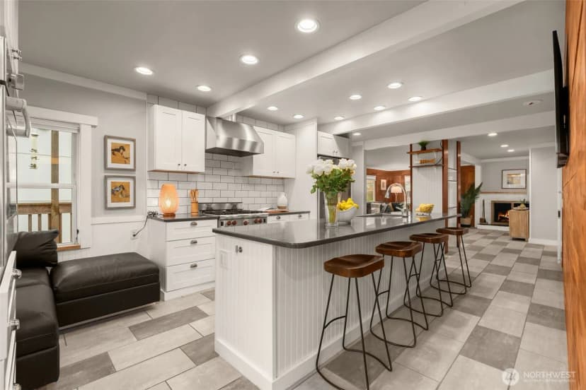 Property photo for 4123 Sw Rose Street, Seattle photo 11