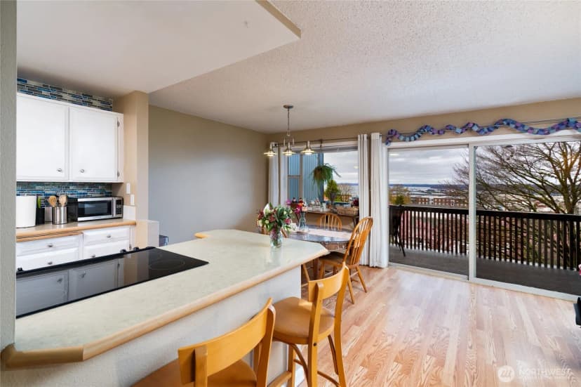 Property photo for 924 N Garden Street #201, Bellingham photo 4