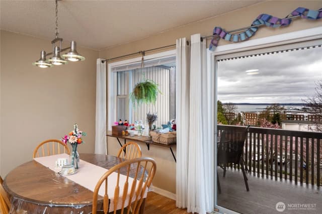 Property photo for 924 N Garden Street #201, Bellingham photo 2