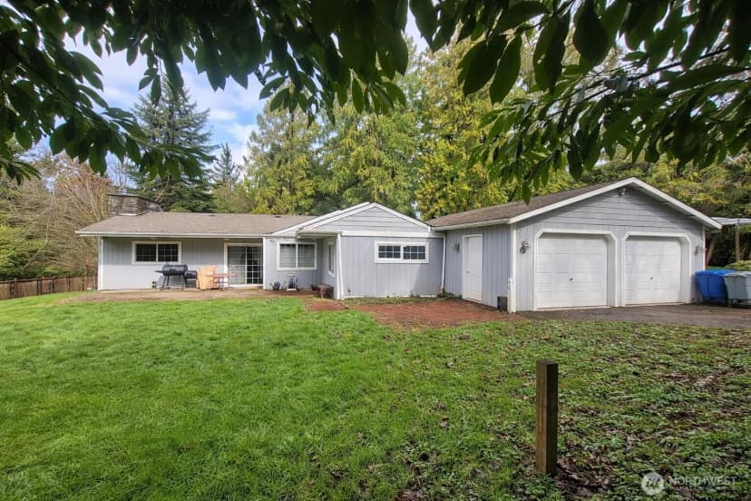 Property photo for 7417 Ne 170th Street, Kenmore photo 2