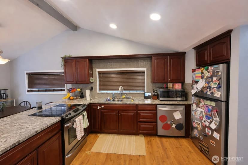 Property photo for 7417 Ne 170th Street, Kenmore photo 8