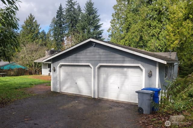 Property photo for 7417 Ne 170th Street, Kenmore photo 3