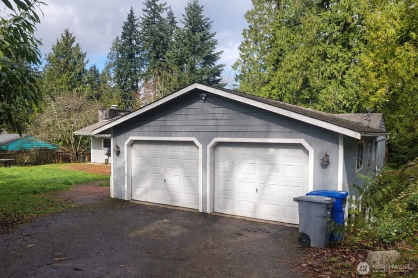 Property photo for 7417 Ne 170th Street, Kenmore photo 3