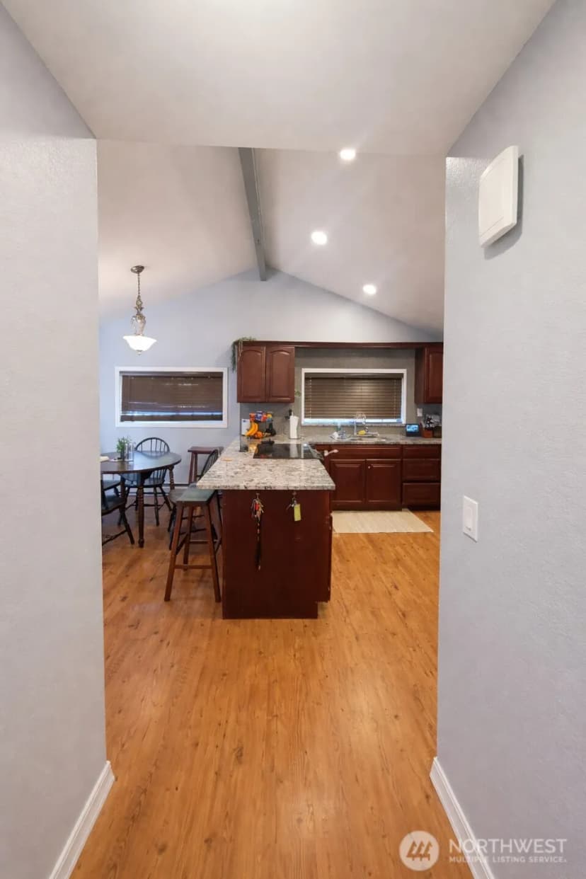 Property photo for 7417 Ne 170th Street, Kenmore photo 12