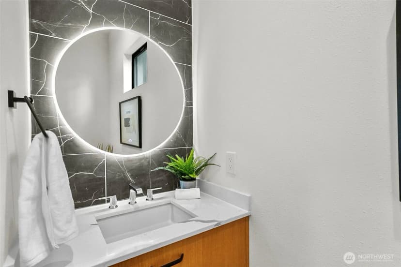 Property photo for 10823 Se 12th Street, Bellevue photo 14