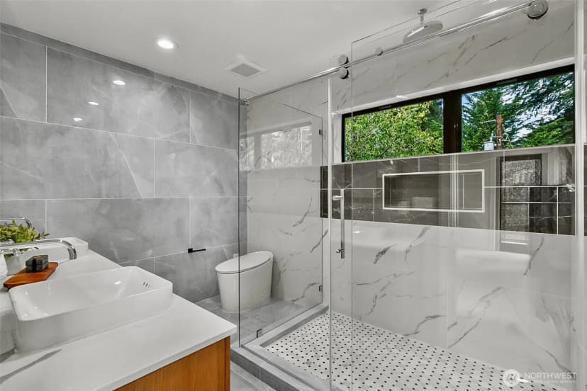 Property photo for 10823 Se 12th Street, Bellevue photo 22