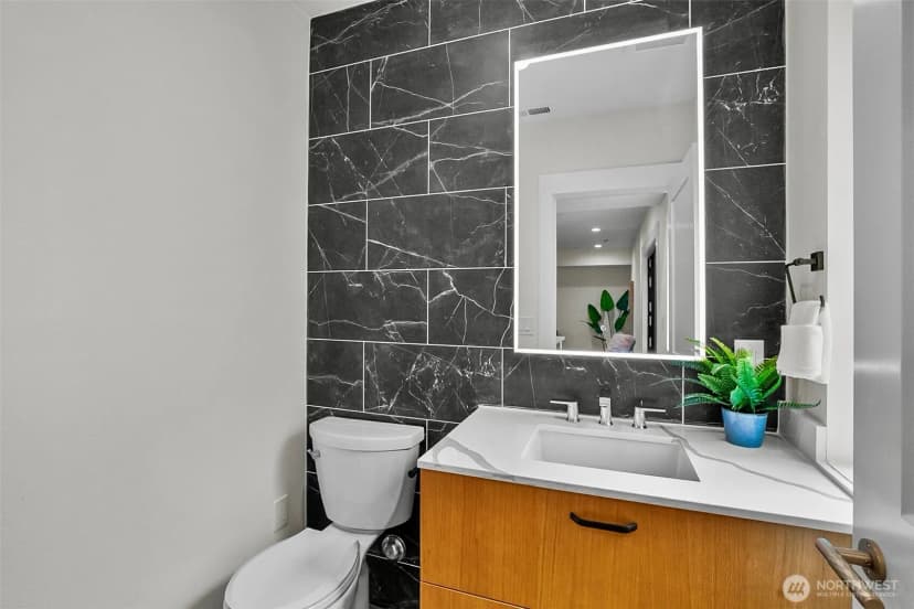 Property photo for 10823 Se 12th Street, Bellevue photo 37