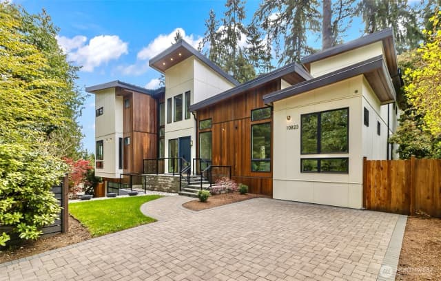 Property photo for 10823 Se 12th Street, Bellevue