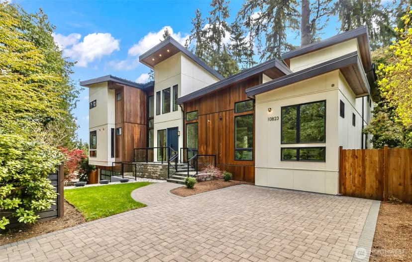Property photo for 10823 Se 12th Street, Bellevue