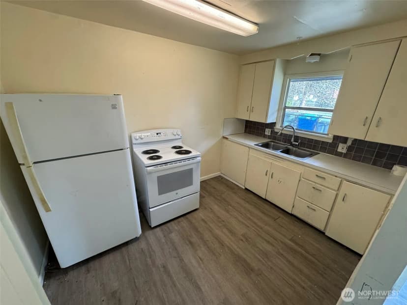 Property photo for 10908 10910 Valley Avenue E, Puyallup photo 28