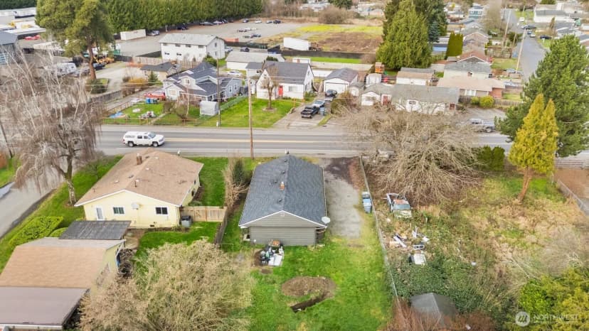 Property photo for 10908 10910 Valley Avenue E, Puyallup photo 10
