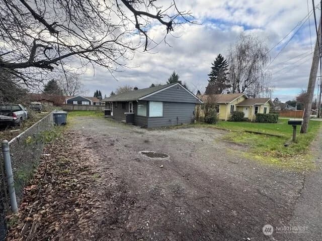 Property photo for 10908 10910 Valley Avenue E, Puyallup