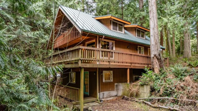 Property photo for 329 Sudden Valley Drive, Bellingham photo 2