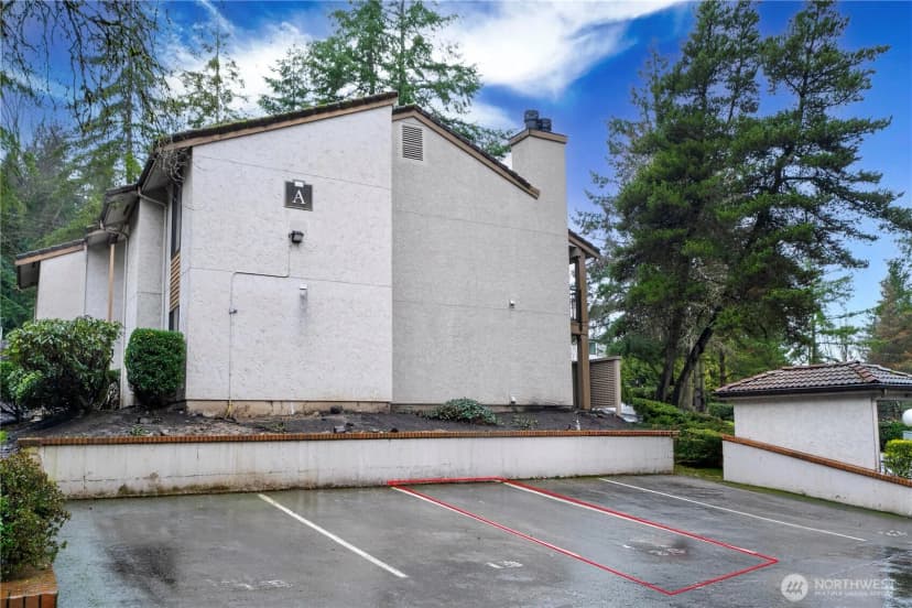 Property photo for 10401 Ne 32nd Place #a101, Bellevue photo 22