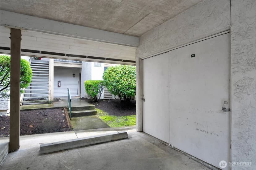 Property photo for 10401 Ne 32nd Place #a101, Bellevue photo 20