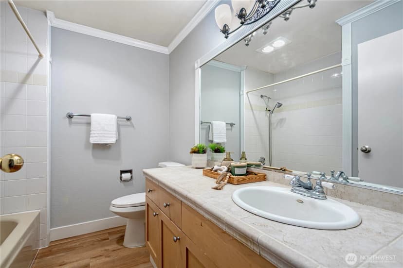 Property photo for 10401 Ne 32nd Place #a101, Bellevue photo 14