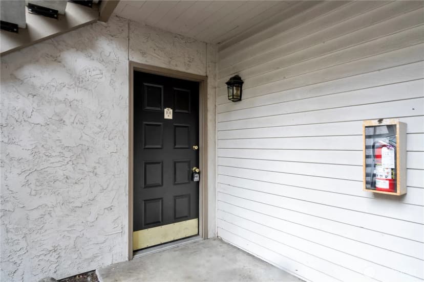 Property photo for 10401 Ne 32nd Place #a101, Bellevue photo 19