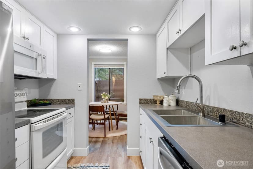 Property photo for 10401 Ne 32nd Place #a101, Bellevue photo 9