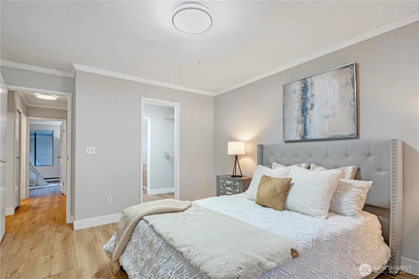 Property photo for 10401 Ne 32nd Place #a101, Bellevue photo 12