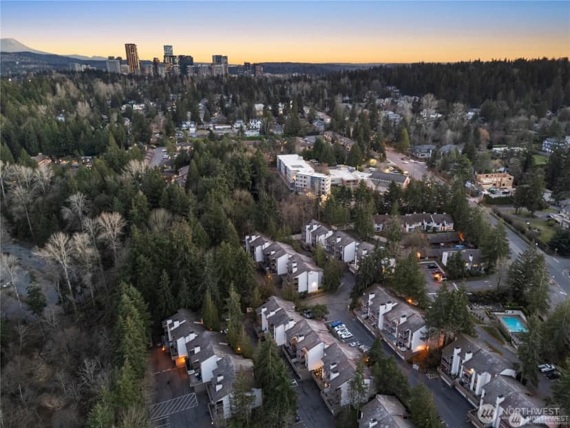 Property photo for 10401 Ne 32nd Place #a101, Bellevue photo 27