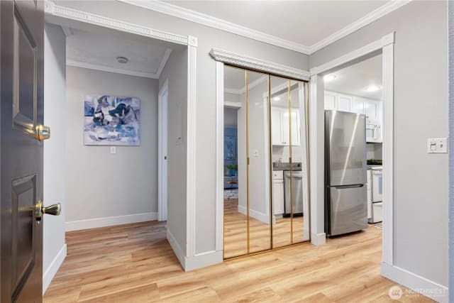Property photo for 10401 Ne 32nd Place #a101, Bellevue photo 2