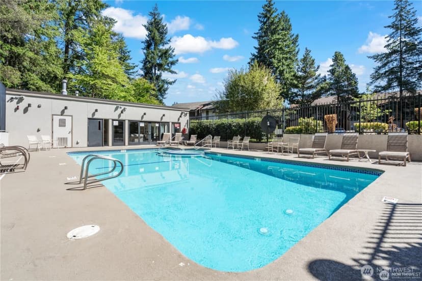 Property photo for 10401 Ne 32nd Place #a101, Bellevue photo 26