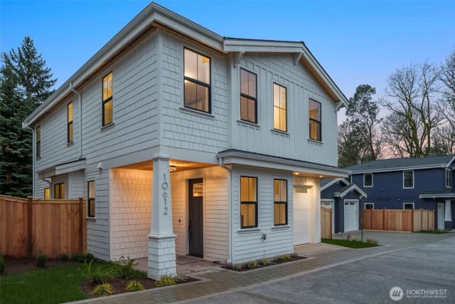 Property photo for 10612 Ne 54th Lane, Kirkland