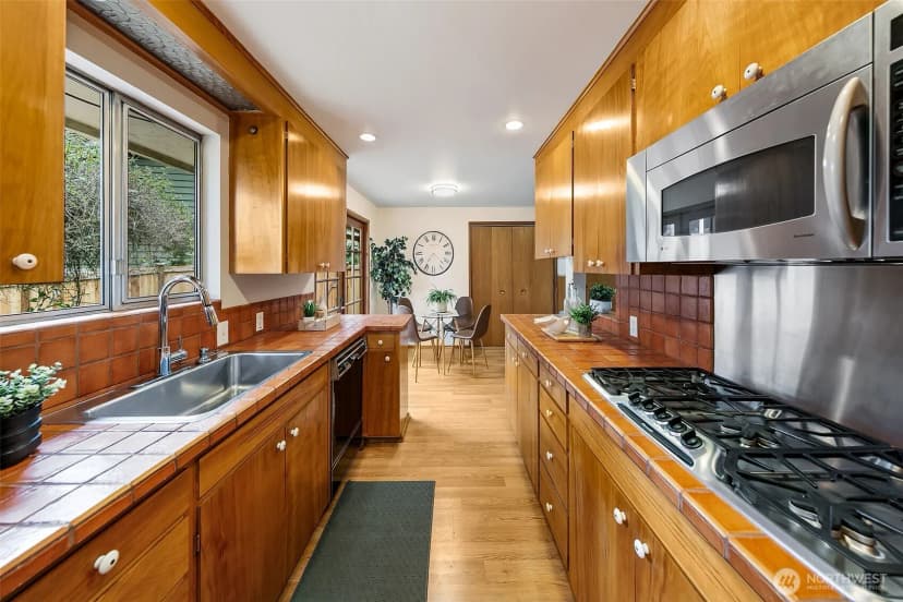 Property photo for 9325 217th Place Sw, Edmonds photo 11
