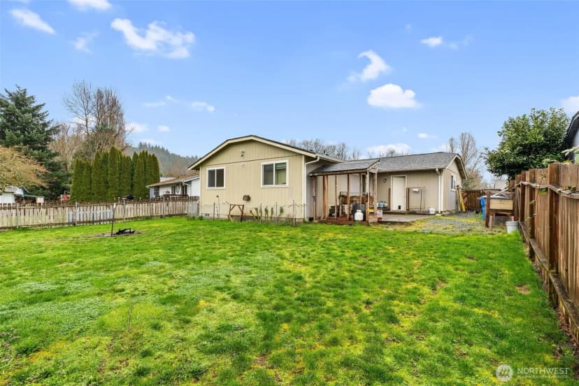 Property photo for 510 Brown Street Se, Orting photo 25