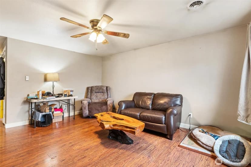Property photo for 510 Brown Street Se, Orting photo 3