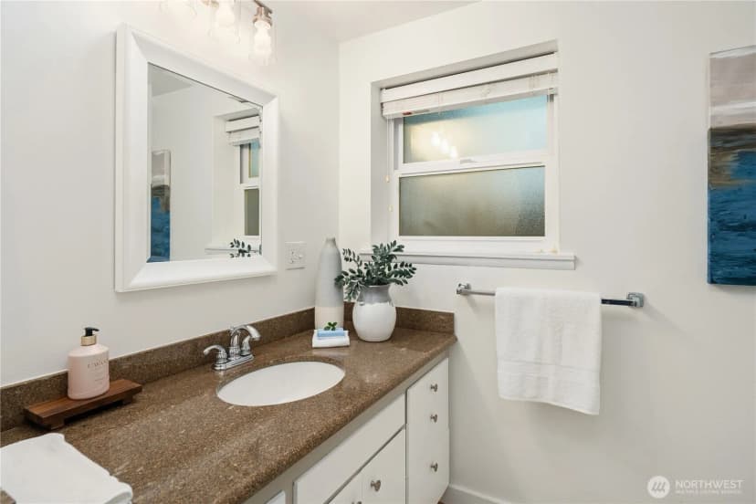 Property photo for 1744 127th Avenue Se, Bellevue photo 25