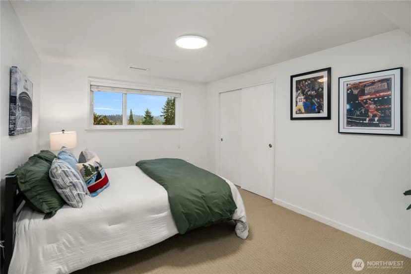 Property photo for 1744 127th Avenue Se, Bellevue photo 27