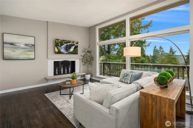 Property photo for 1744 127th Avenue Se, Bellevue photo 4