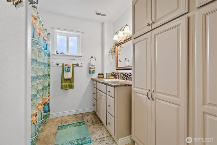 Property photo for 2101 Forsell Road, Grandview photo 18